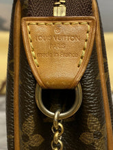 Load image into Gallery viewer, Louis Vuitton Eva Monogram Clutch Crossbody Shoulder Purse (SN2121)