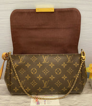 Load image into Gallery viewer, Louis Vuitton Favorite MM Monogram Chain Clutch Crossbody (SA4123)
