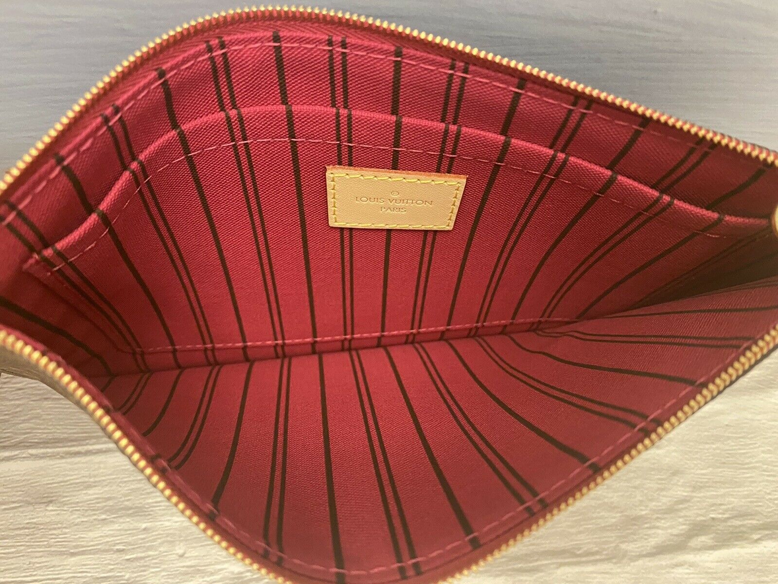 Neverfull pouch – Andreu's Luxury Closet