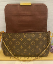 Load image into Gallery viewer, Favorite MM Monogram Chain Clutch Crossbody (SA2183)