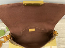 Load image into Gallery viewer, Louis Vuitton Favorite MM Monogram Chain Clutch Crossbody (SA4135)