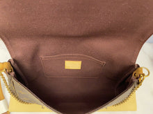 Load image into Gallery viewer, Louis Vuitton Favorite MM Monogram Clutch Purse (FL0183)+ Dust Bag