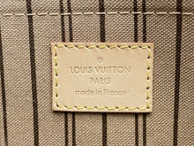 Load image into Gallery viewer, Louis Vuitton Neverfull MM/GM Monogram Wristlet (SF0117)