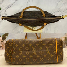 Load image into Gallery viewer, Louis Vuitton Totally MM Monogram Shoulder Bag Purse Tote Handbag (FL2101)
