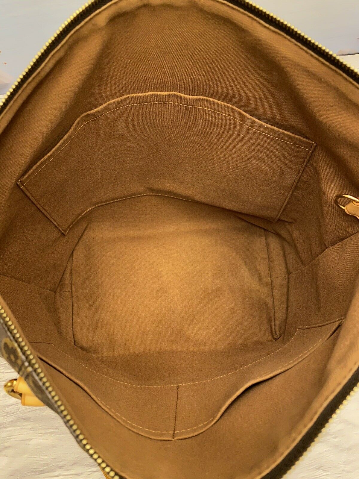 Louis Vuitton Totally MM Monogram Shoulder Purse Tote Bag (AR2160) – AE  Deluxe LLC®