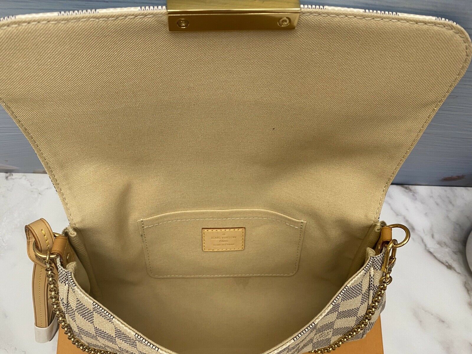 Louis Vuitton Favorite MM Damier Azur Clutch Bag (DU1127) – AE