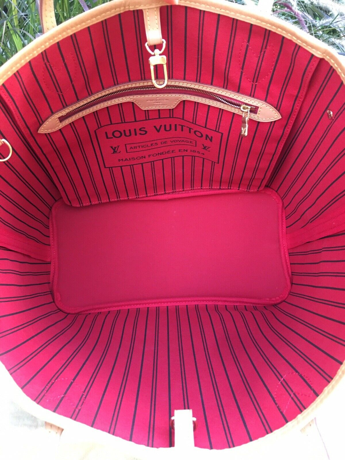 Louis Vuitton Monogram Cherry Red Lining Neverfull MM