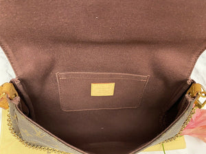 Louis Vuitton Favorite MM Monogram Clutch Purse (DU4125)