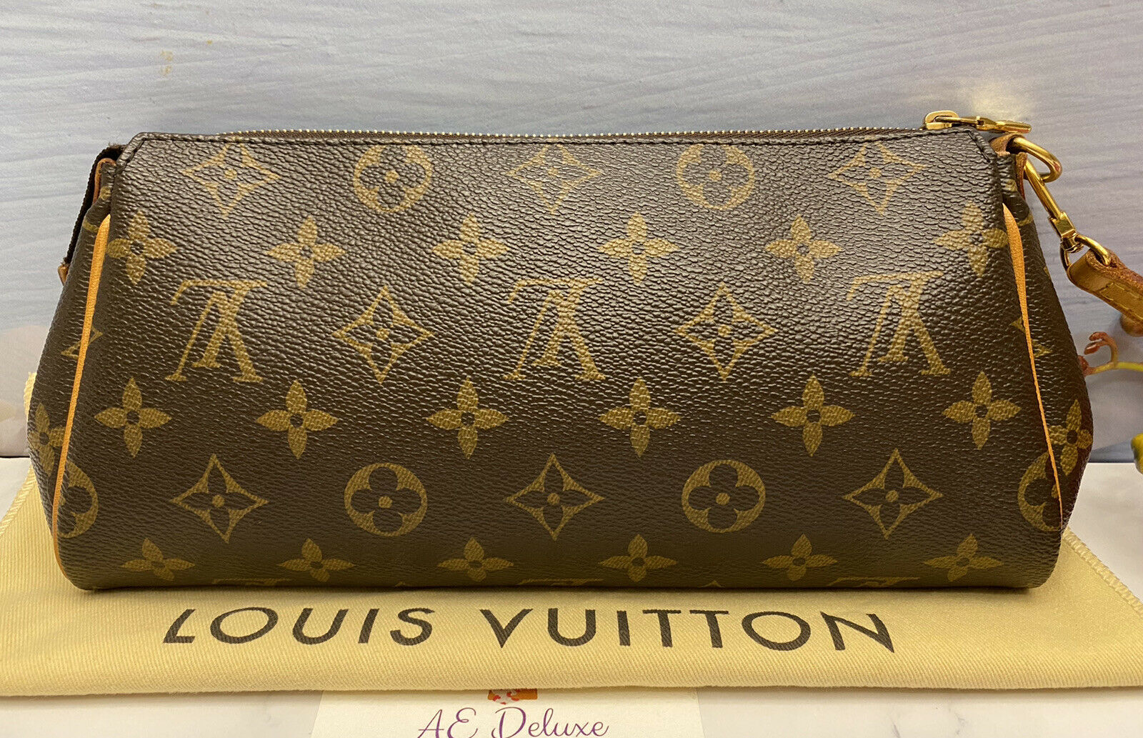 Louis Vuitton Demi Lune Clutch 262599