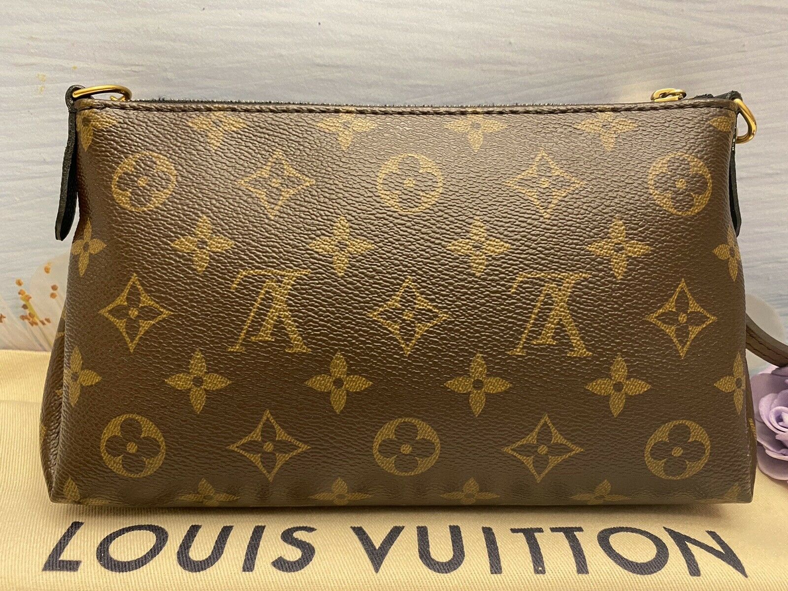 Louis Vuitton Pallas Clutch Bag Black Leather ref.501838 - Joli Closet