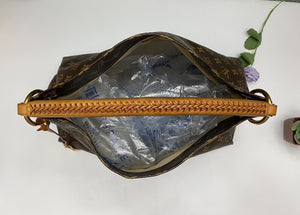 Louis Vuitton Artsy MM Monogram Shoulder Bag Tote Purse Handbag (AR4130)