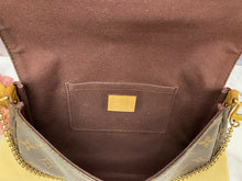 Load image into Gallery viewer, Louis Vuitton Favorite MM Monogram Clutch Purse (FL4166)