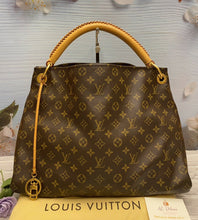 Load image into Gallery viewer, Louis Vuitton Artsy MM Monogram Shoulder Bag Tote Purse (GI0182)