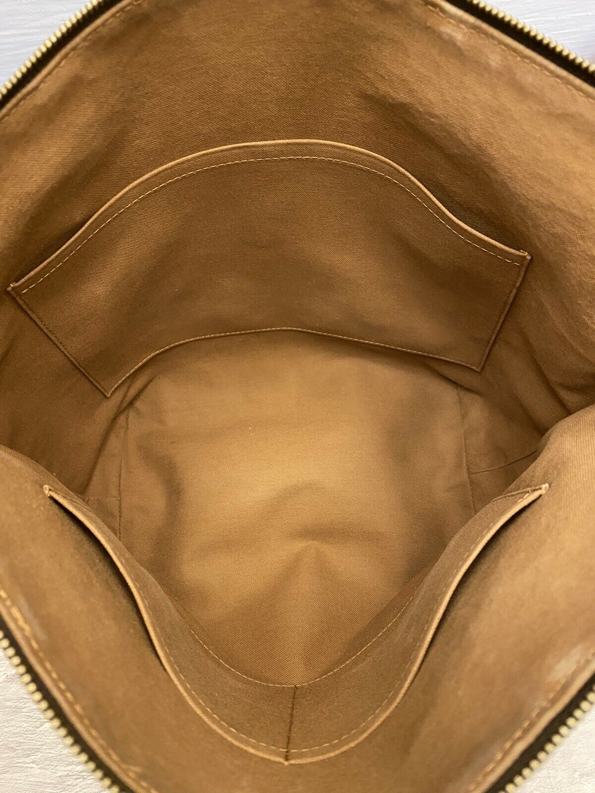 Louis Vuitton Totally MM Monogram Shoulder Tote Handbag (MB2113) – AE  Deluxe LLC®