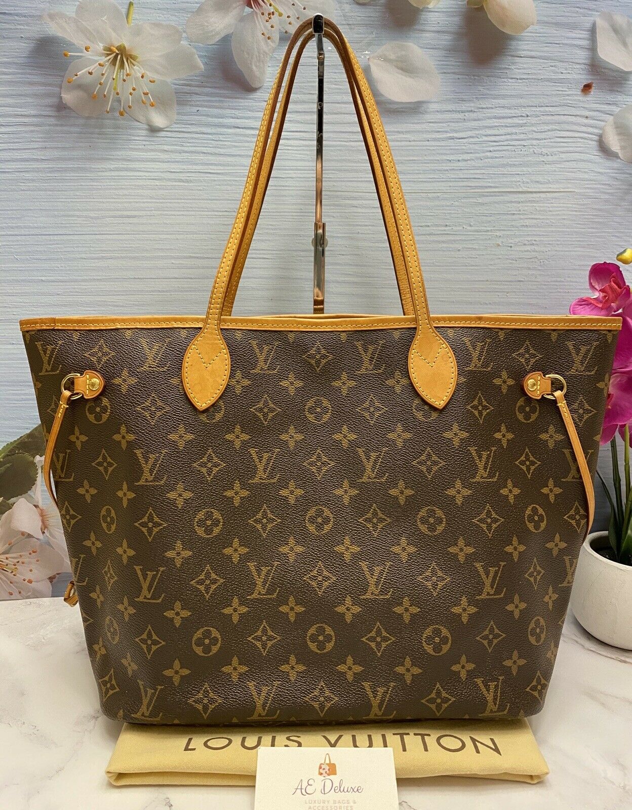 Louis Vuitton Neverfull MM/GM Monogram Clutch (AR2125) – AE Deluxe LLC®