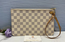Load image into Gallery viewer, Neverfull MM/GM Beige Damier Azur Wristlet/Pouch/Clutch GI2126